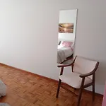 Paseo De *